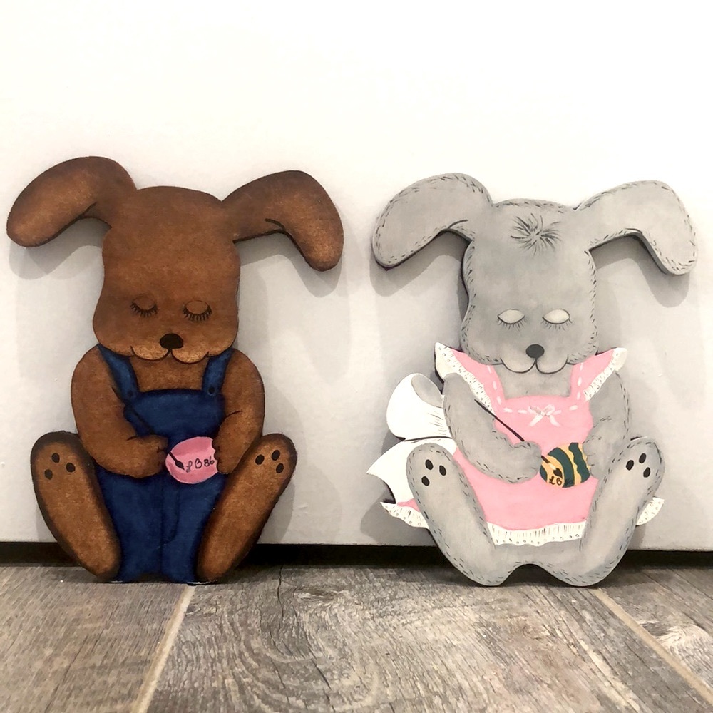 Vintage 1986 hand painted wooden Easter bunnies